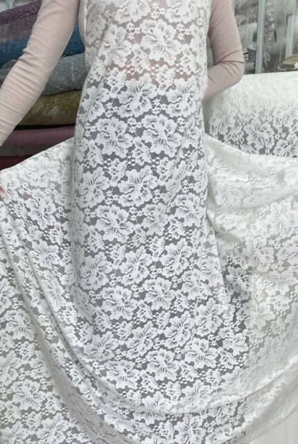 Шантельє бархатне молочне